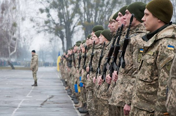 Хто має (а хто ні) проходити базову військову підготовку: роз’яснення МОН